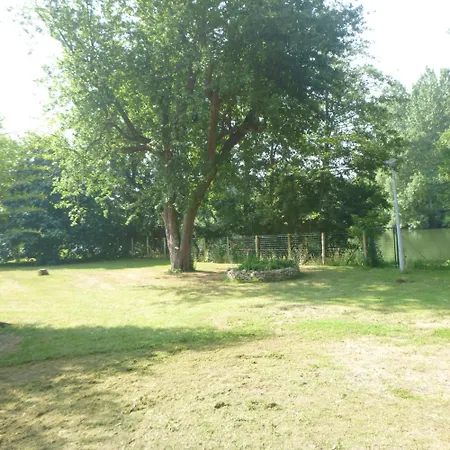 Дом отдыха Maison En Bord De Sarthe *